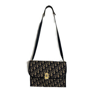 Christian Dior shoulder bag Trotter The lid wont close